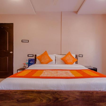 Oyo 9748 Hotel Girgaon Palace Mumbai Exterior foto